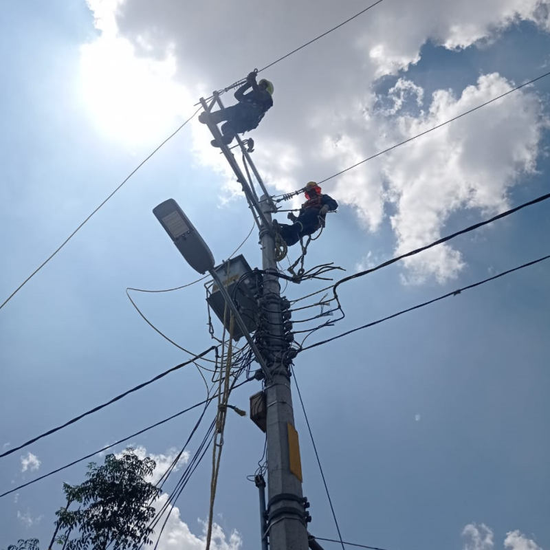 Redes Eléctricas Aéreas Alta, Media y Baja Tensión 4 instalaciones electricas aereas